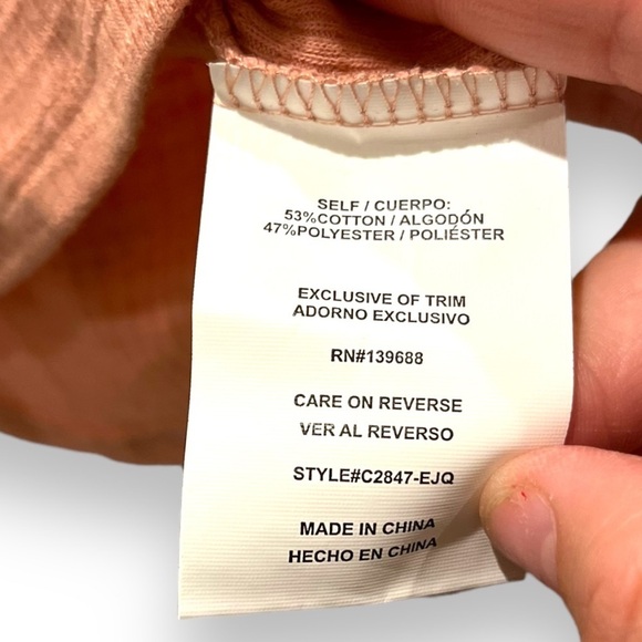 NWT | Coco + Jaimeson | Blush Pink Button Down Waffle Material Top | Size Medium - Picture 10 of 12